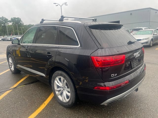 Used 2019 Orca Black Metallic Audi SE Premium image 5