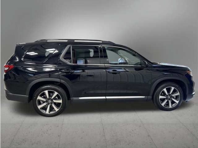Certified Used 2025 Crystal Black Pearl Honda Touring image 7