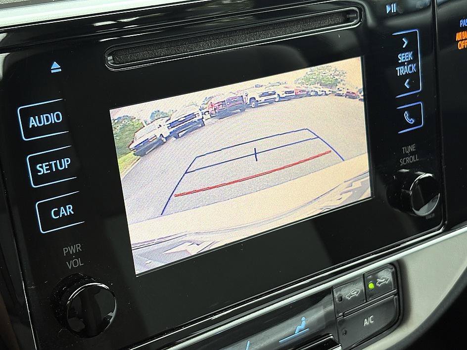Used 2018 Super White Toyota LE image 23