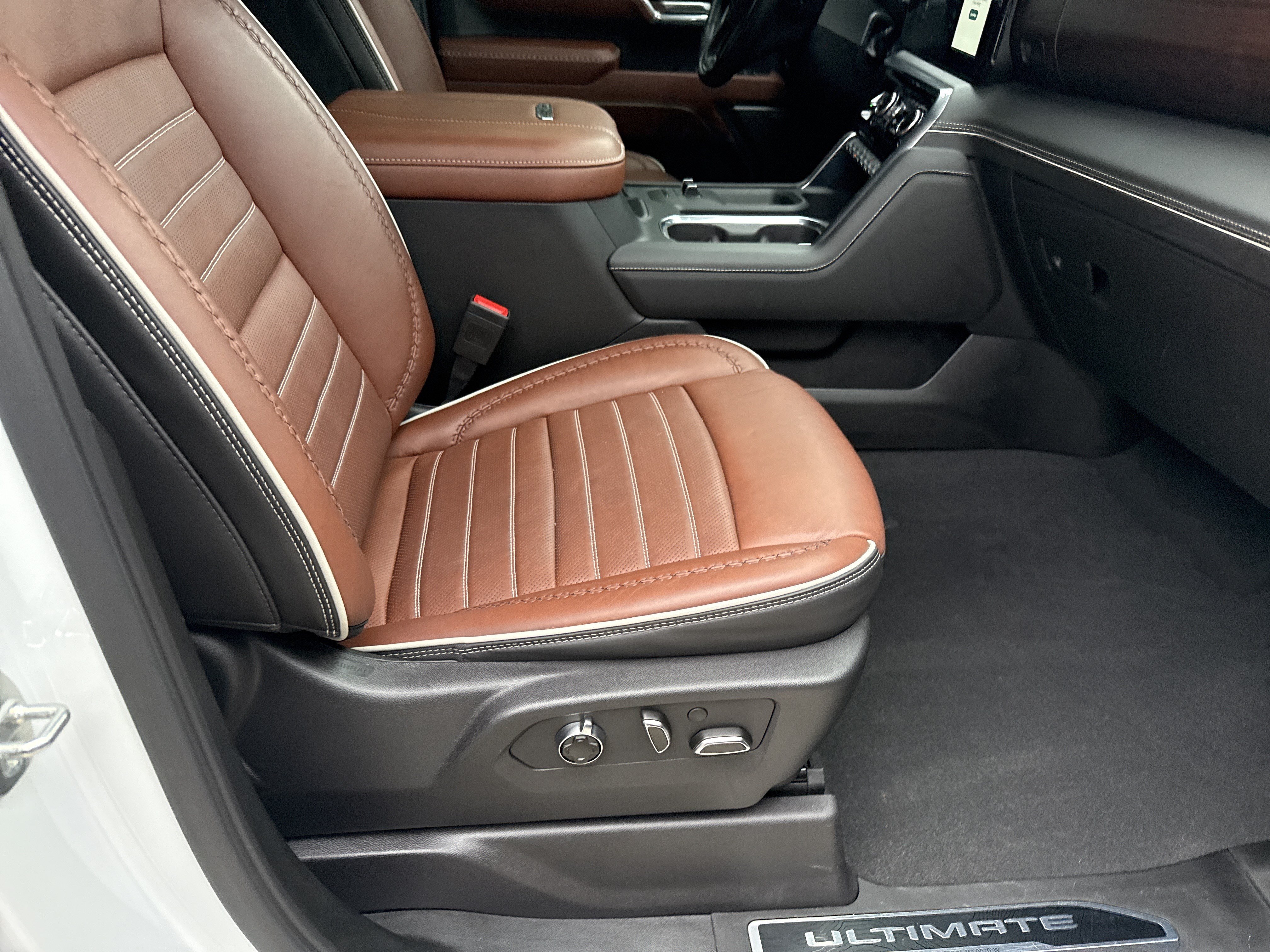 Used 2024 Summit White GMC Denali Ultimate image 13