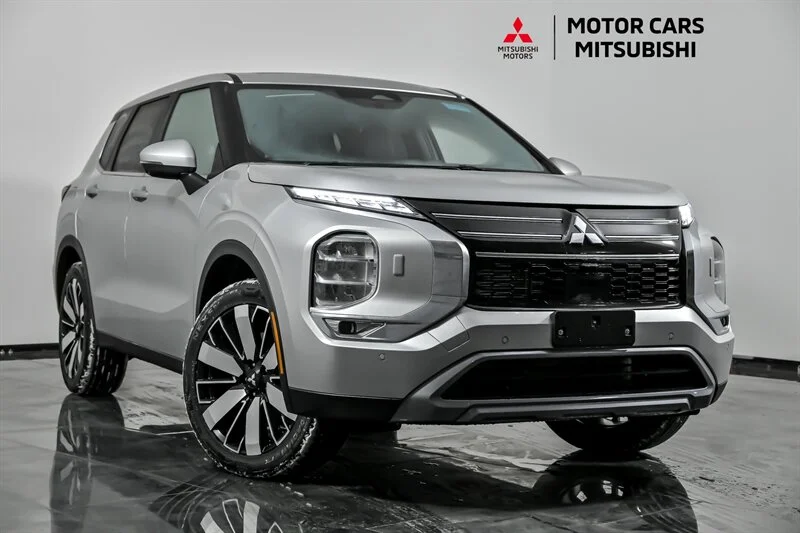 2026 Mitsubishi Outlander SE S-AWC's photo