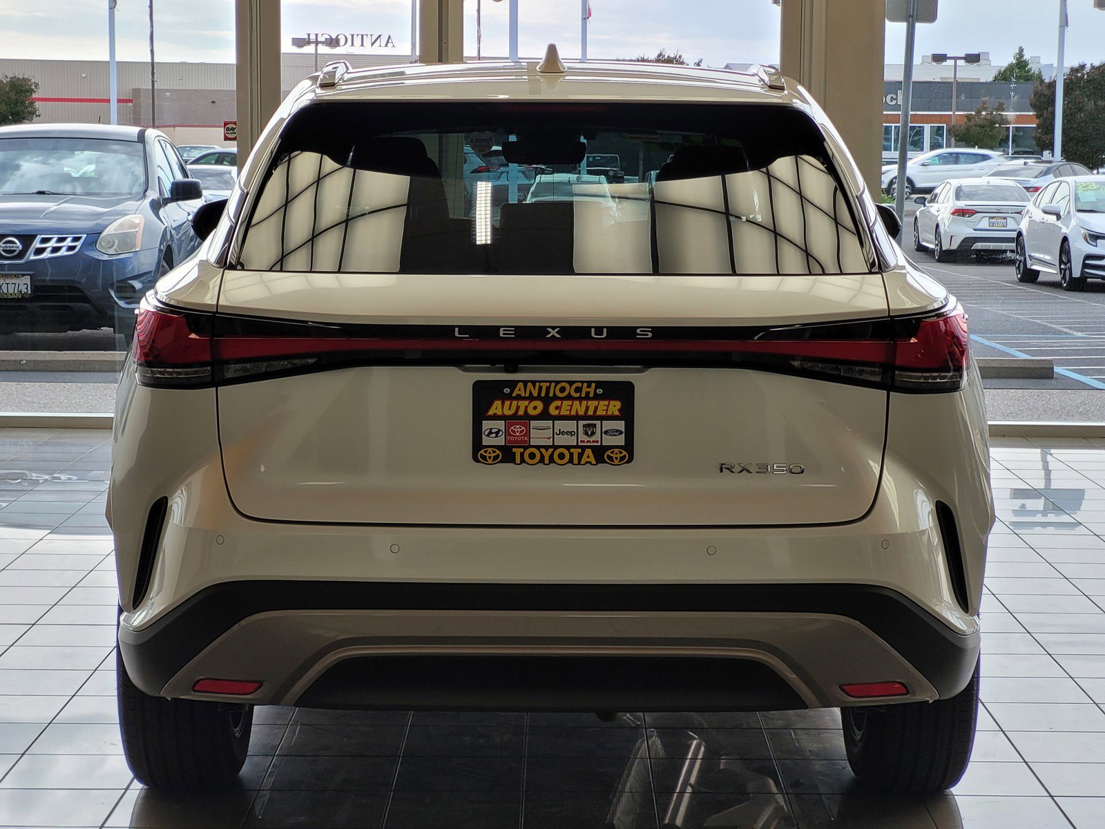 Used 2024 EMINENT WHITE PEARL Lexus  image 5