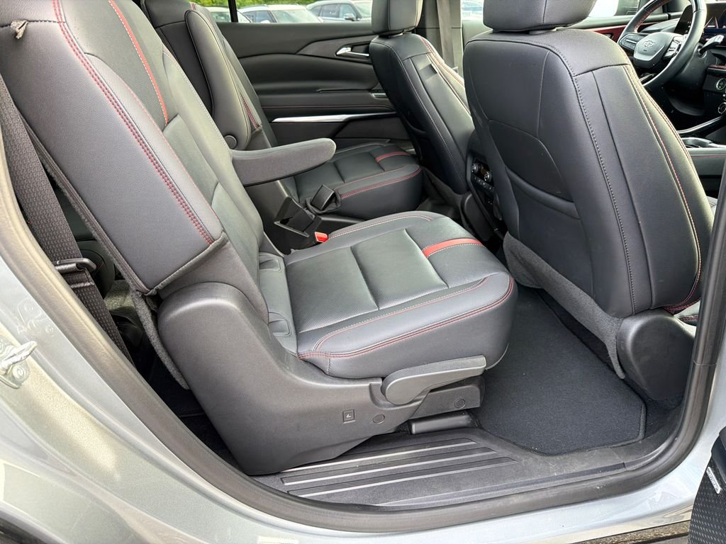2025 Chevrolet Traverse RS - Photo 15