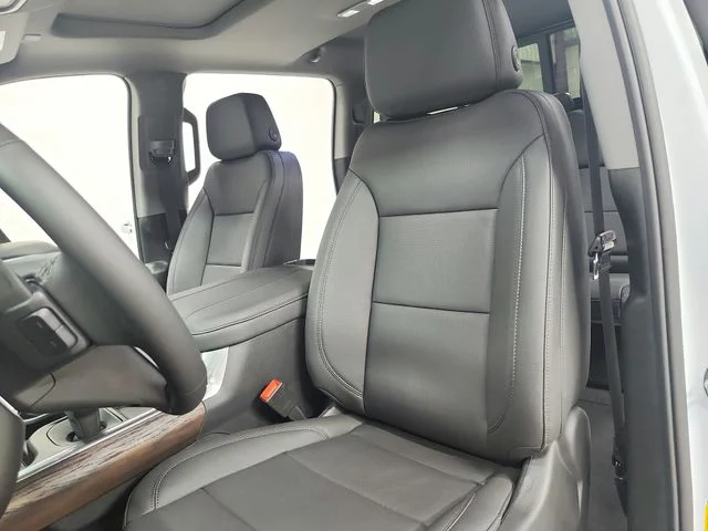 New 2026 White GMC SLT image 19