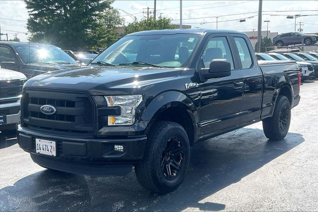 Used 2015 Black Ford XL image 11