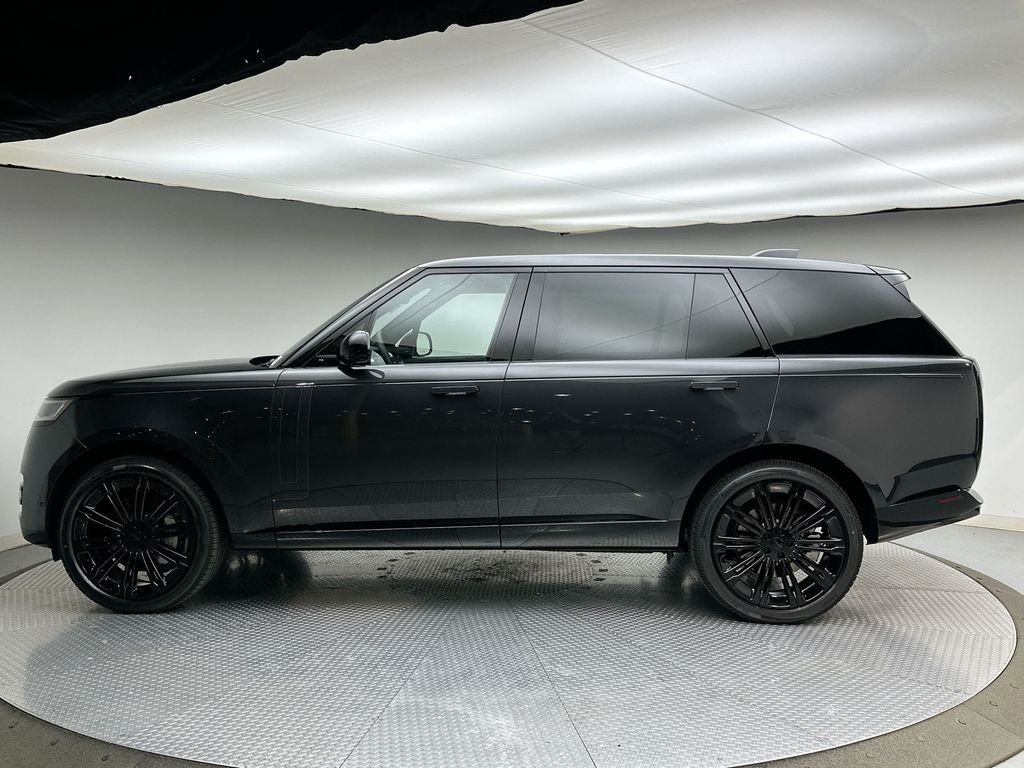 New 2026 Carpathian Gray Premium Metallic Land Rover SE image 2