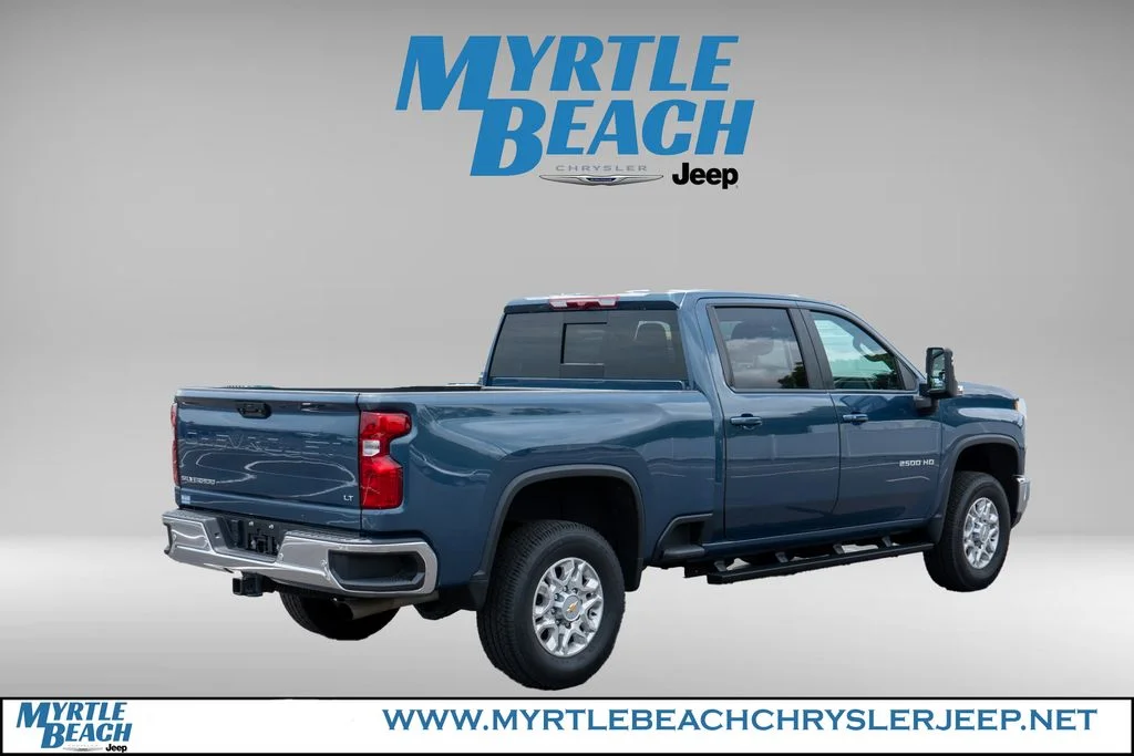 Used 2025 Lakeshore Blue Chevrolet LT image 6