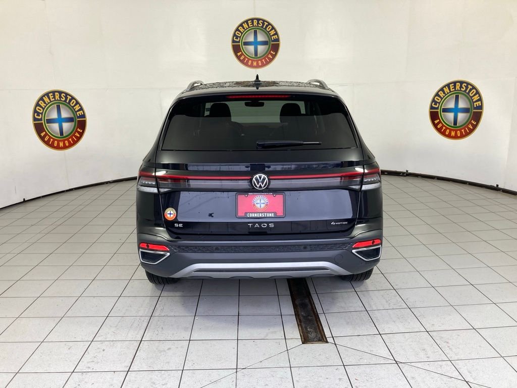 Used 2025  Volkswagen SE image 21