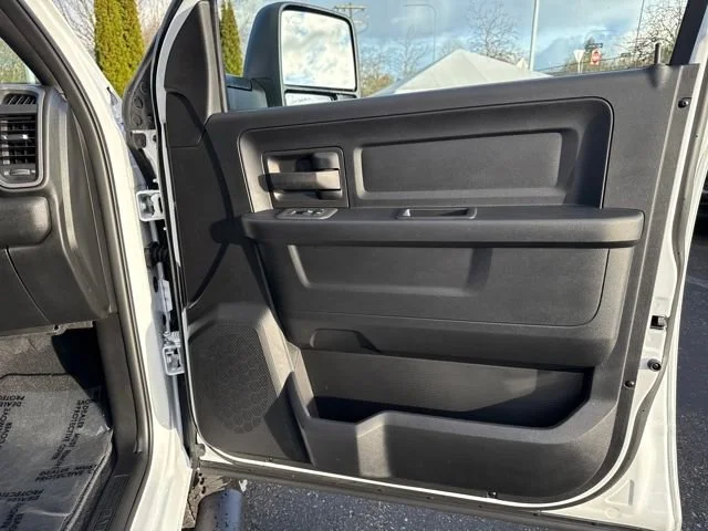 New 2026 Bright White Clearcoat Ram Black Express image 24