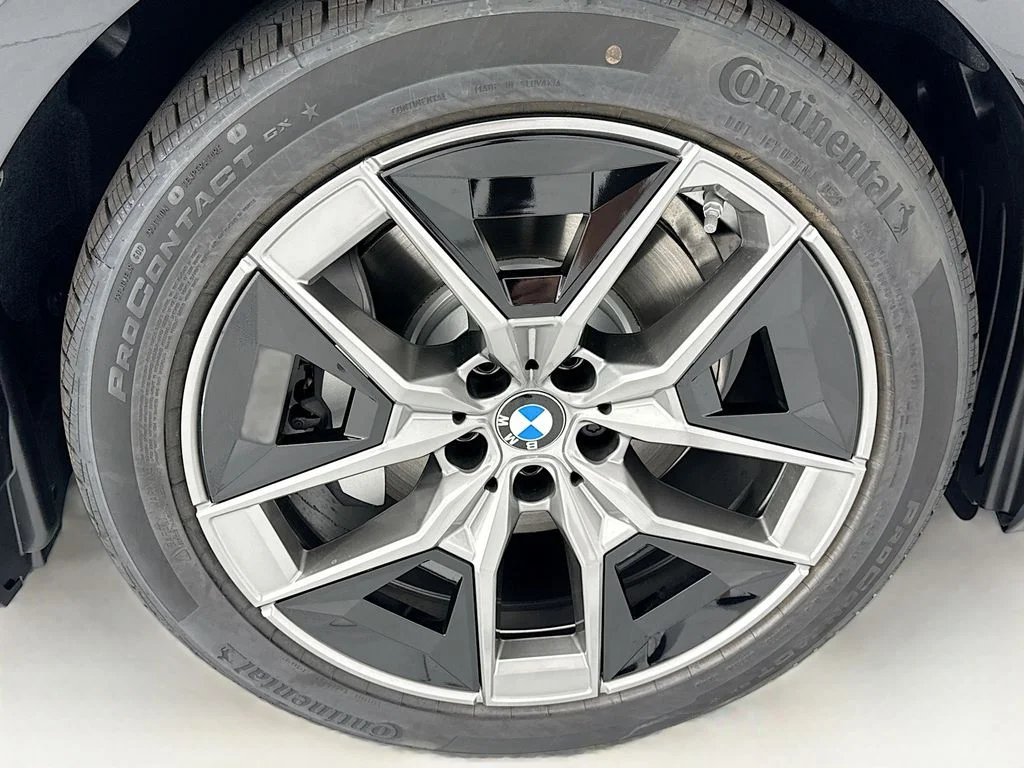 New 2027 Dk. BMW 530i image 31