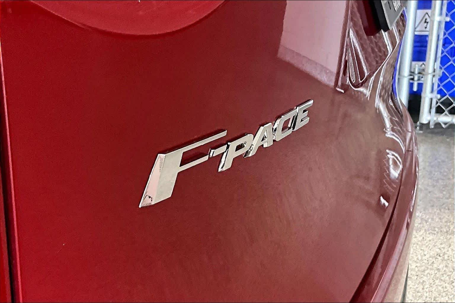 Used 2017 Odyssey Red Metallic Jaguar 35t Prestige image 28