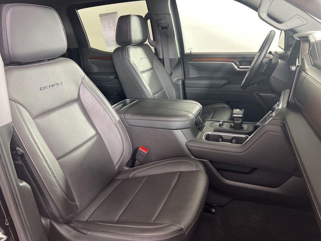 Used 2025 Onyx Black GMC Denali image 24