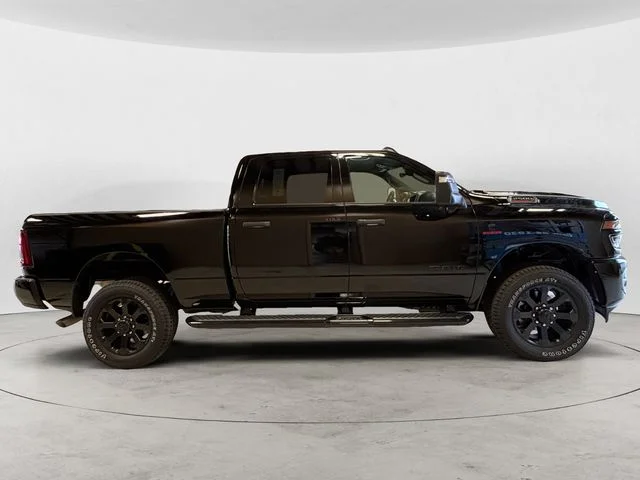 New 2026 Diamond Black Crystal Pearlcoat Ram Big Horn Crew Cab 4x4 6