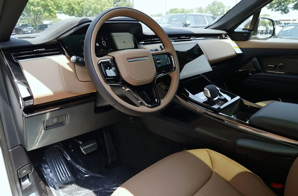 New 2026 Fuji White Land Rover Dynamic SE image 12