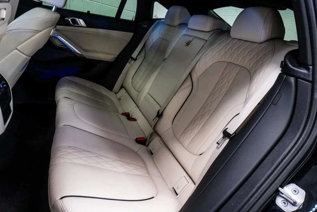 Used 2024 Black BMW xDrive40i image 9