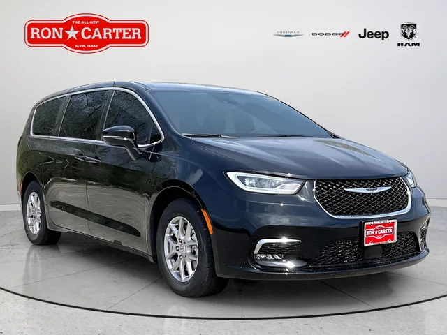 New 2026 Chrysler Pacifica Select