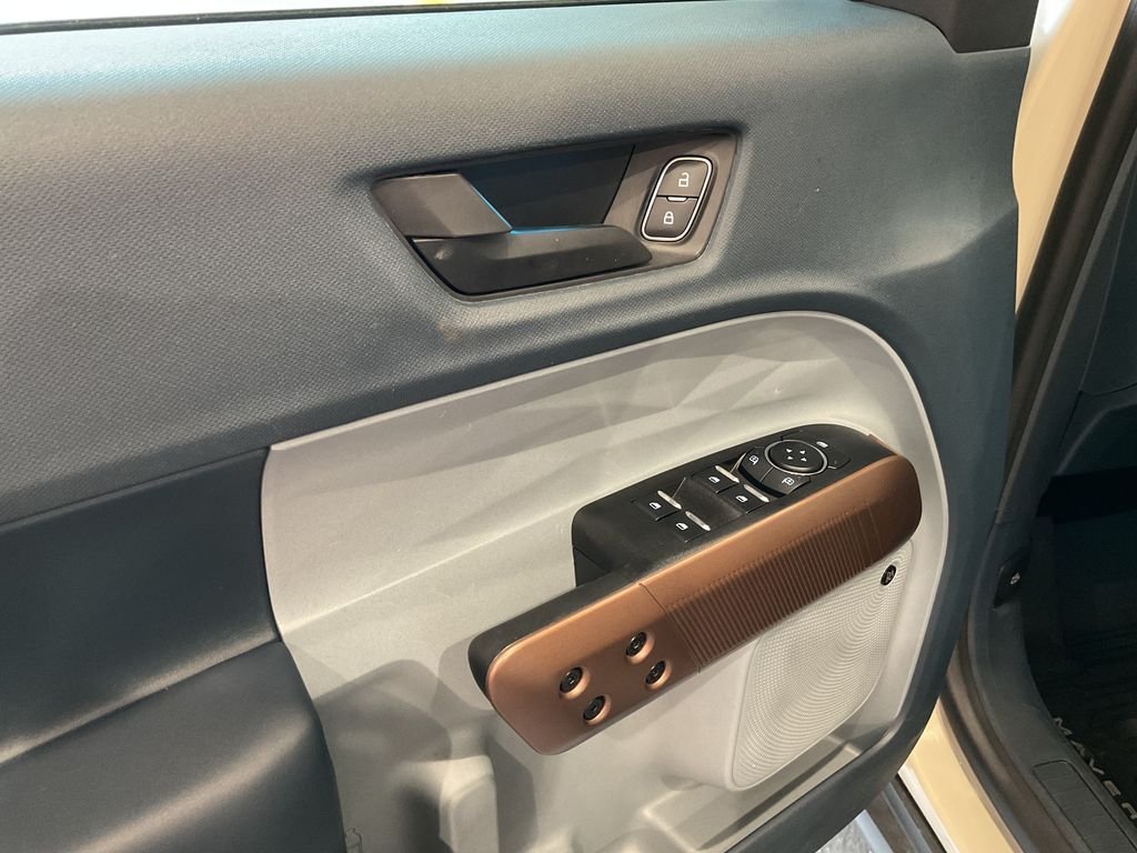 Used 2024 Beige Ford Lariat image 14