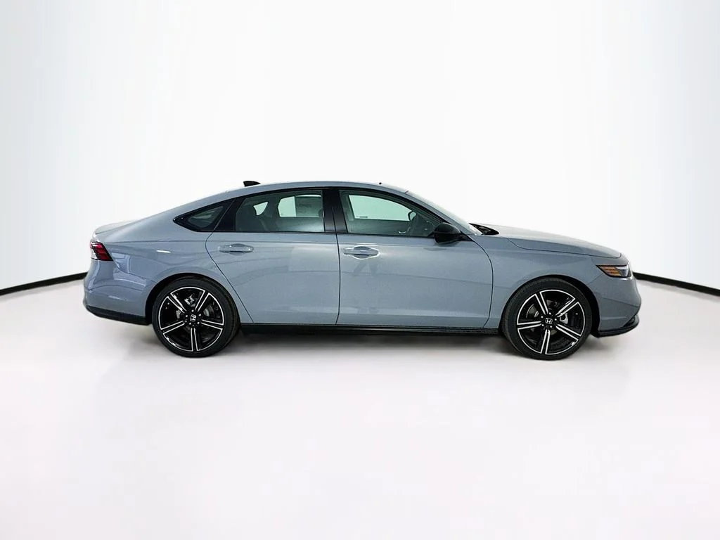 New 2026 Urban Gray Pearl Honda SE image 9