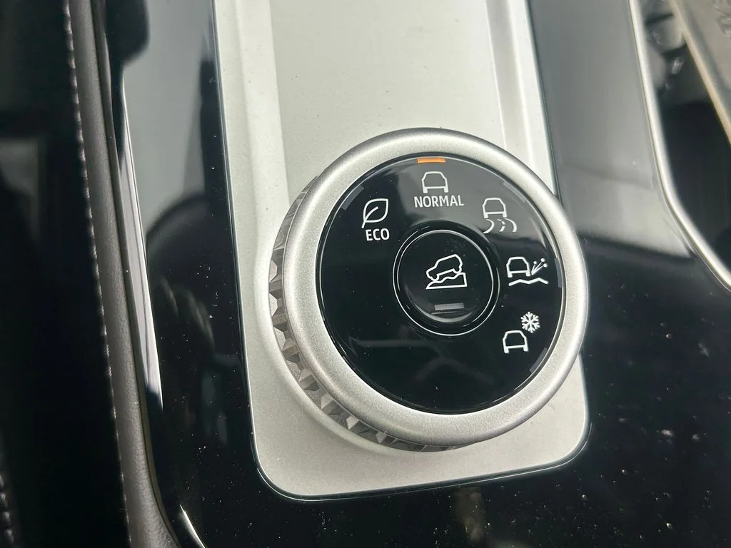 New 2026 Silver Alloy Mitsubishi SE image 23