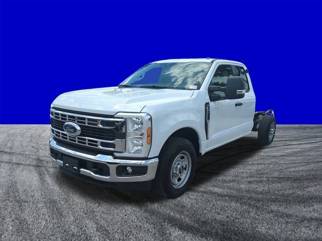 2025 Ford F-350 Super Duty Chassis Cab XL - Photo 8