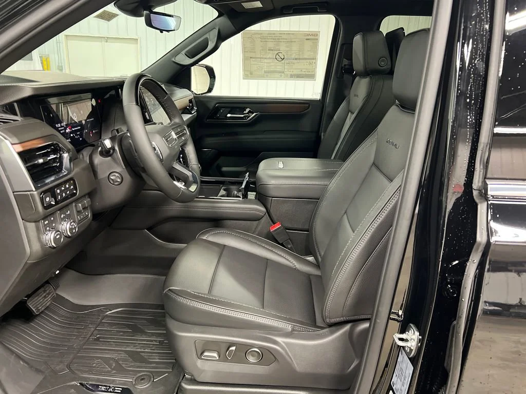 2026 GMC Yukon XL Denali - Photo 12