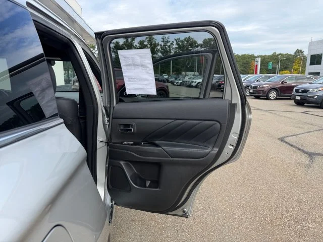 Used 2019 Silver Mitsubishi GT image 36