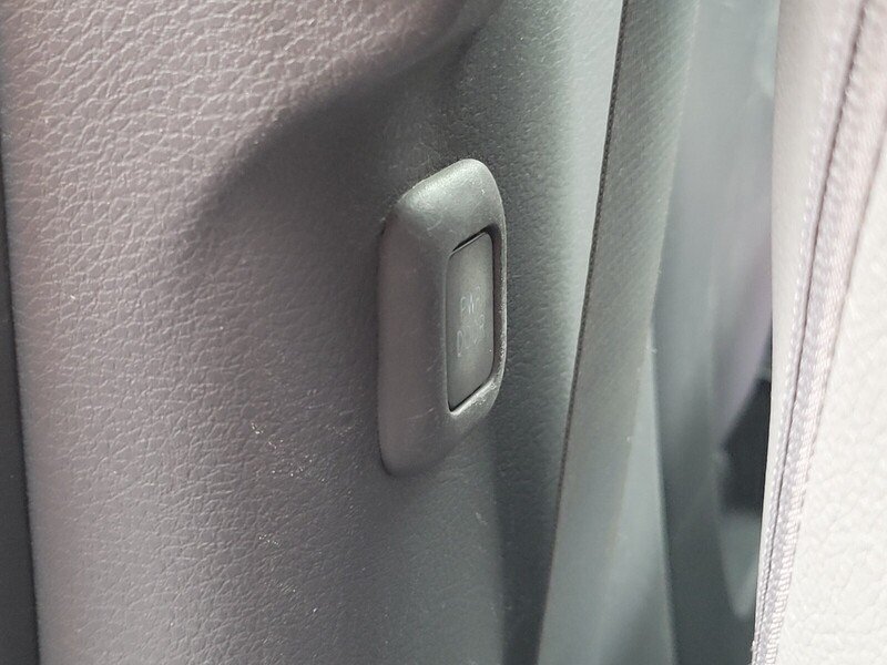 2021 Toyota Sienna XLE - Photo 9