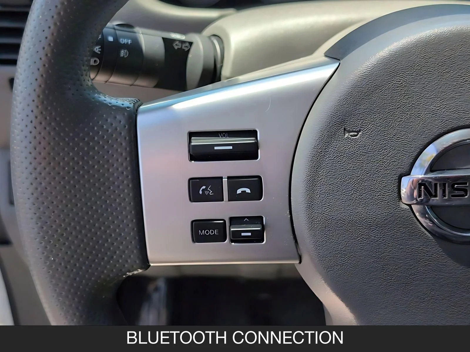 Used 2016 Glacier White Nissan Desert Runner image 18