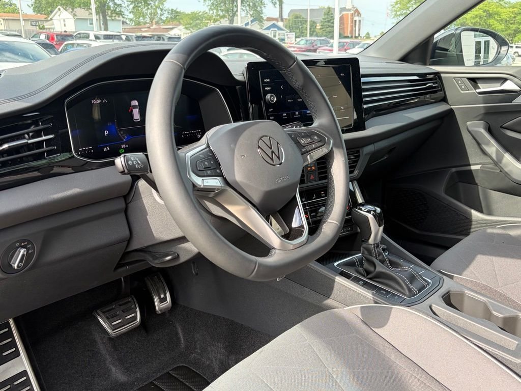 New 2026 Platinum Gray Metallic Volkswagen 1.5T Sport image 10