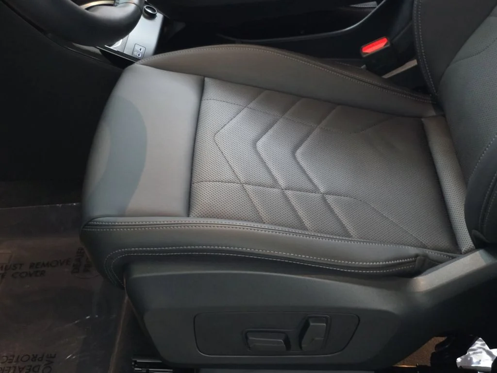 Used 2025 Silver Metallic BMW xDrive28i image 30