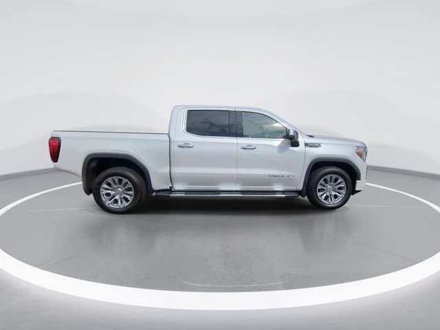 Used 2019 White GMC Denali image 9