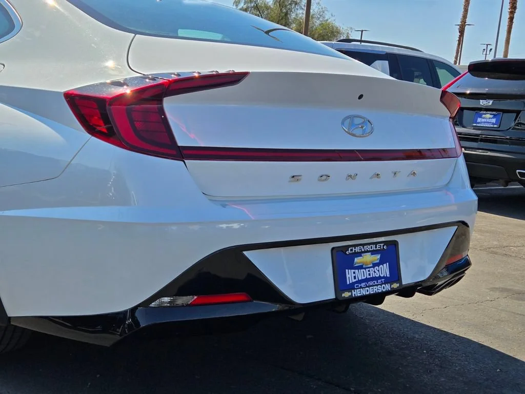 Used 2021 Quartz White Hyundai SEL image 5