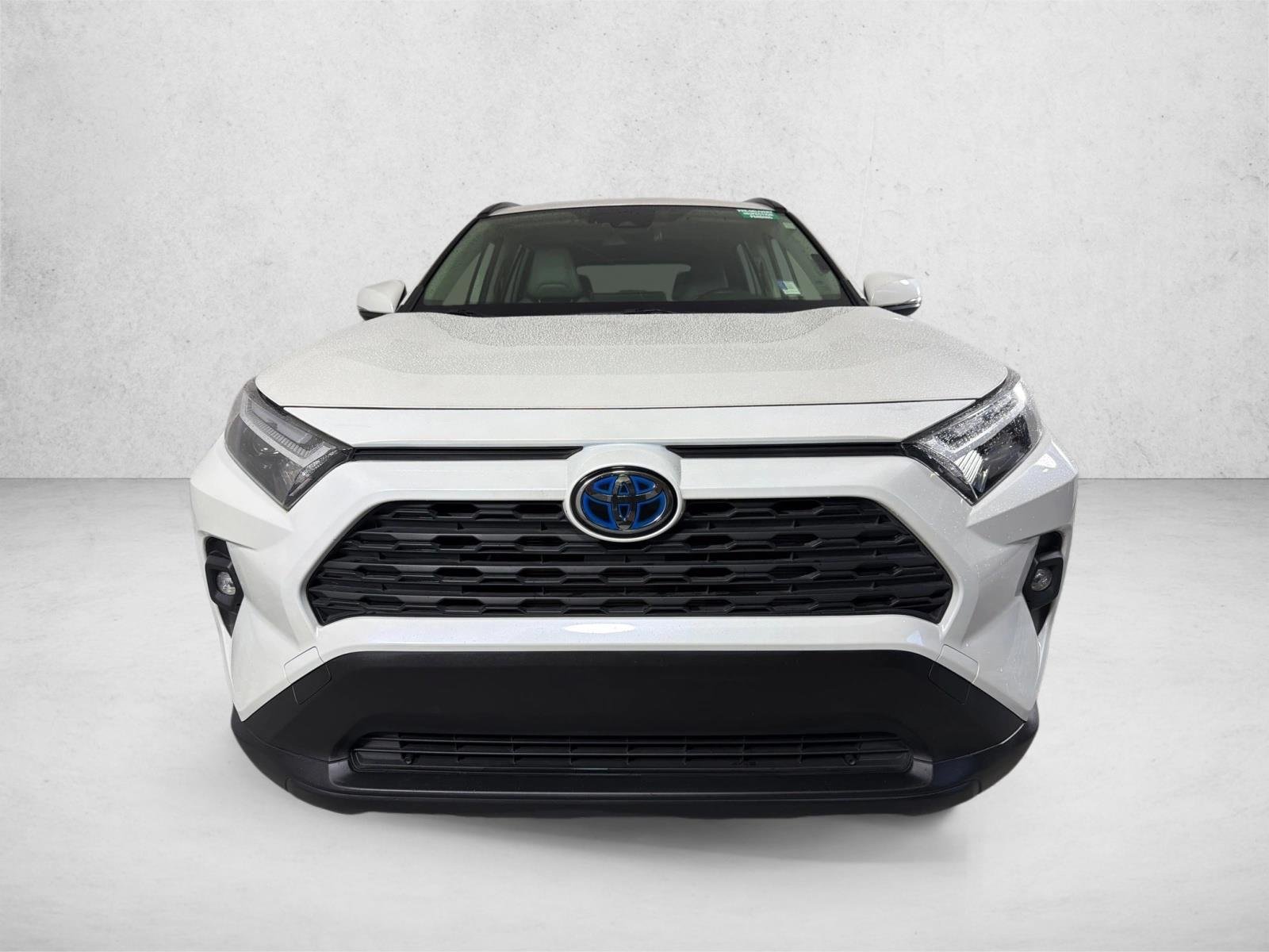 Used 2022  Toyota Hybrid XLE Premium image 9