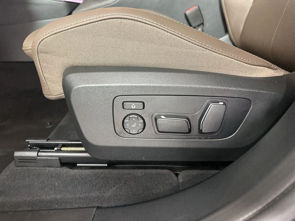 Used 2025 Dark Graphite BMW 30 xDrive image 11