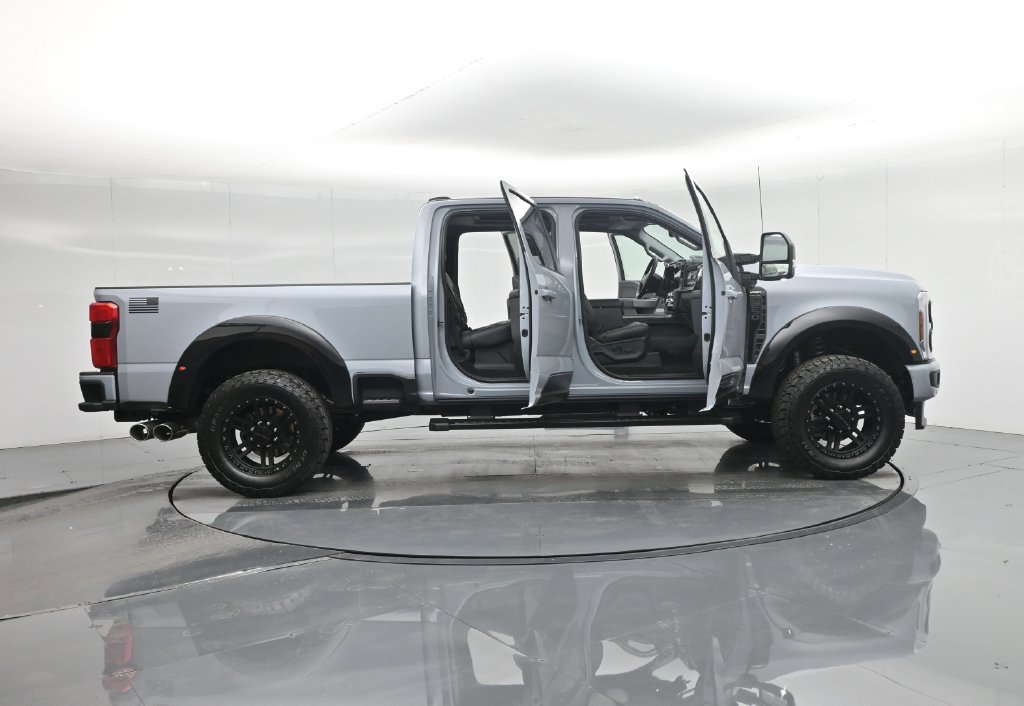New 2026 Glacier Gray Metallic Tri-Coat Ford Lariat image 4