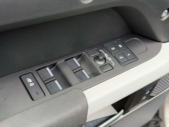 Used 2023 Gray Land Rover 110 S image 16