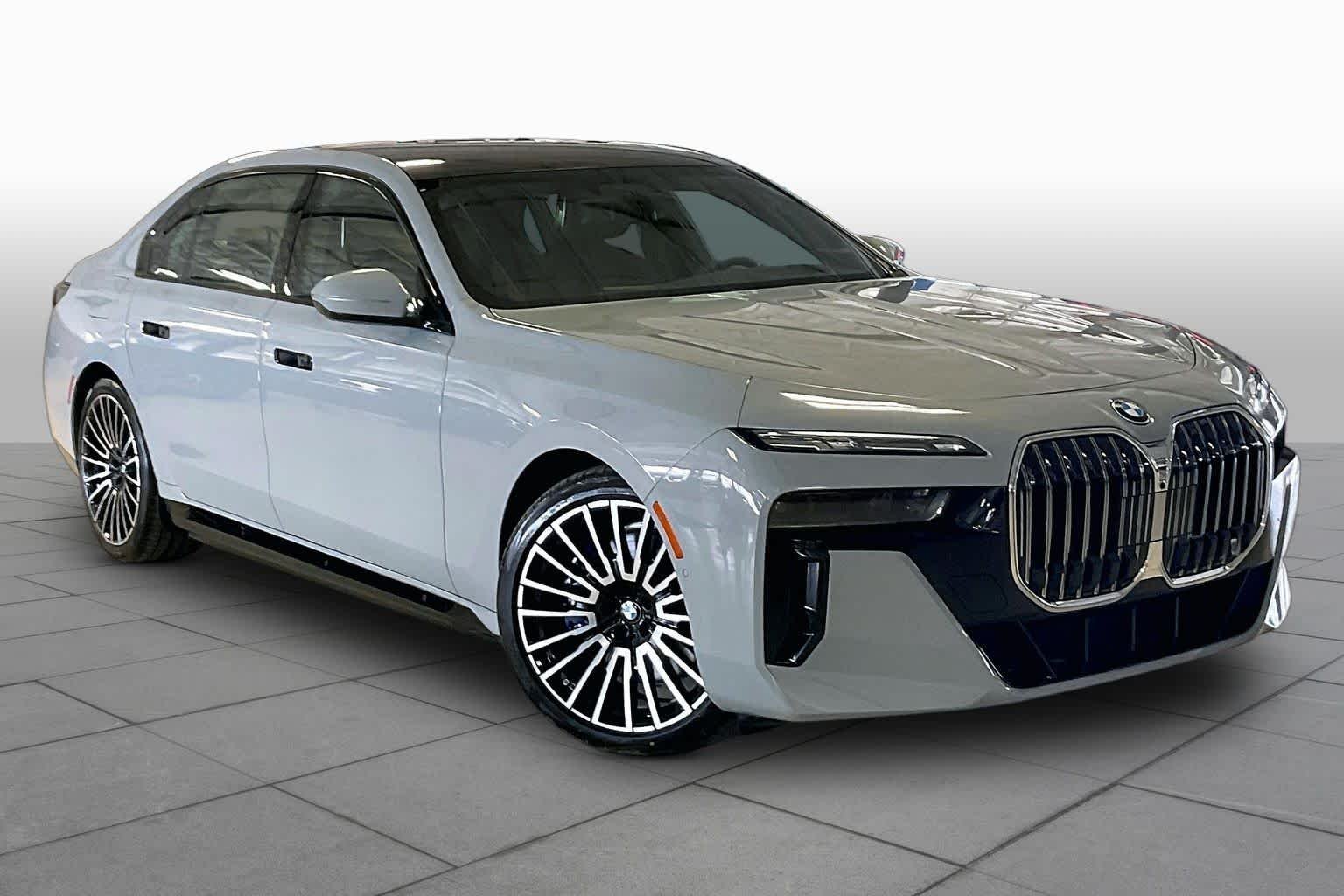 New 2026 Brooklyn Grey Metallic BMW 750e xDrive image 2