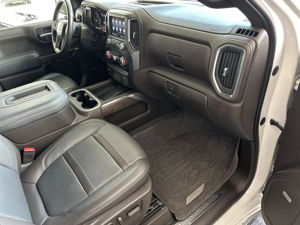 Used 2022 White GMC Denali image 39