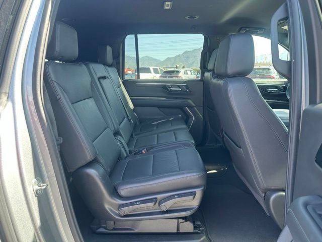 2025 Chevrolet Suburban Z71 - Photo 28