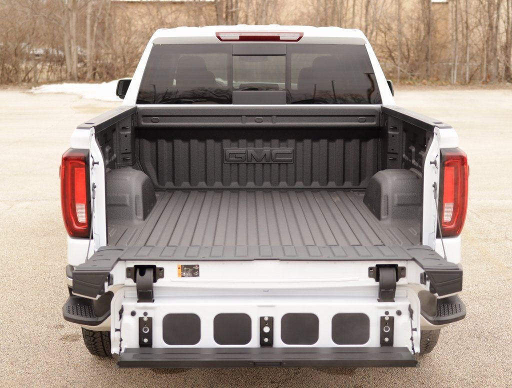 New 2026 Glacier White Tricoat GMC SLT image 29