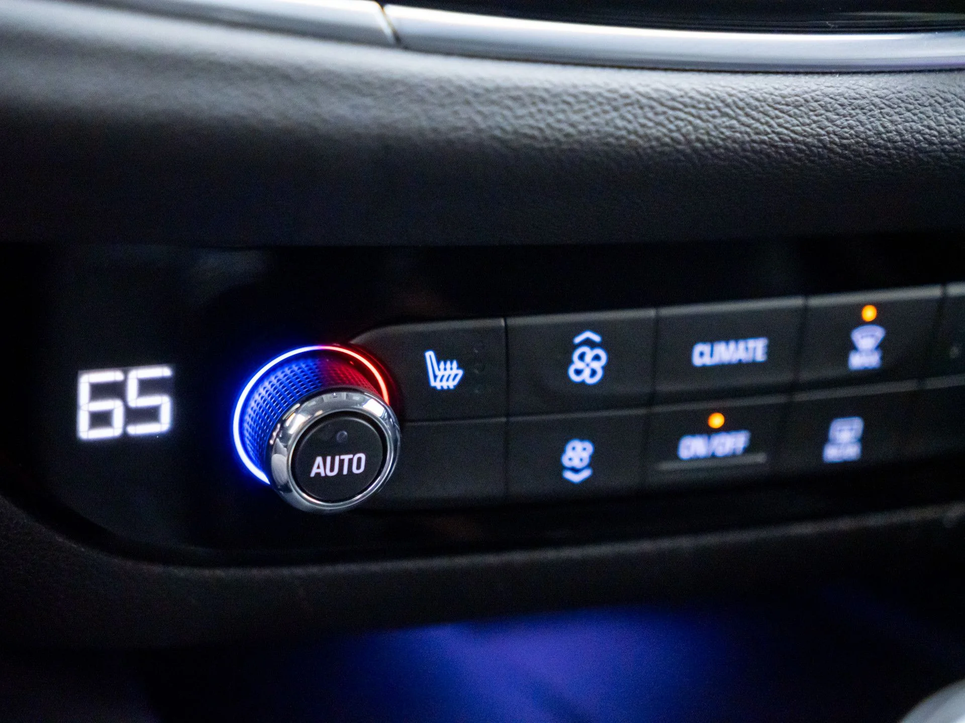 Used 2021 Black Buick Essence image 28
