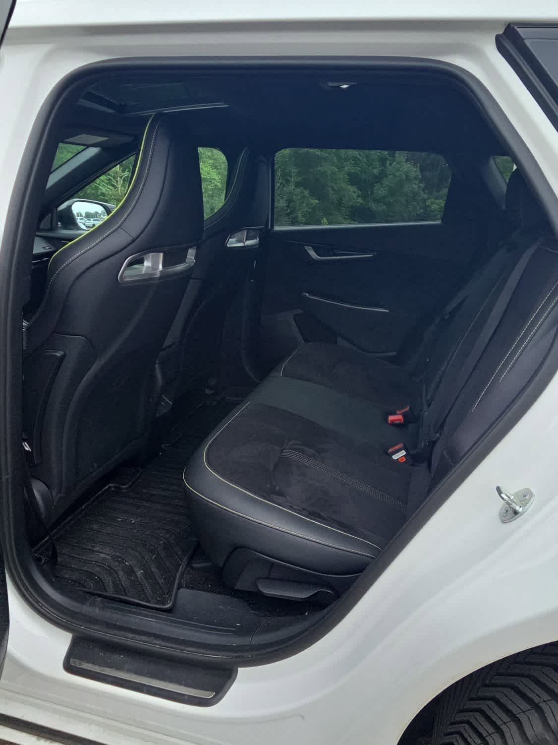 Used 2023 White Kia GT image 6