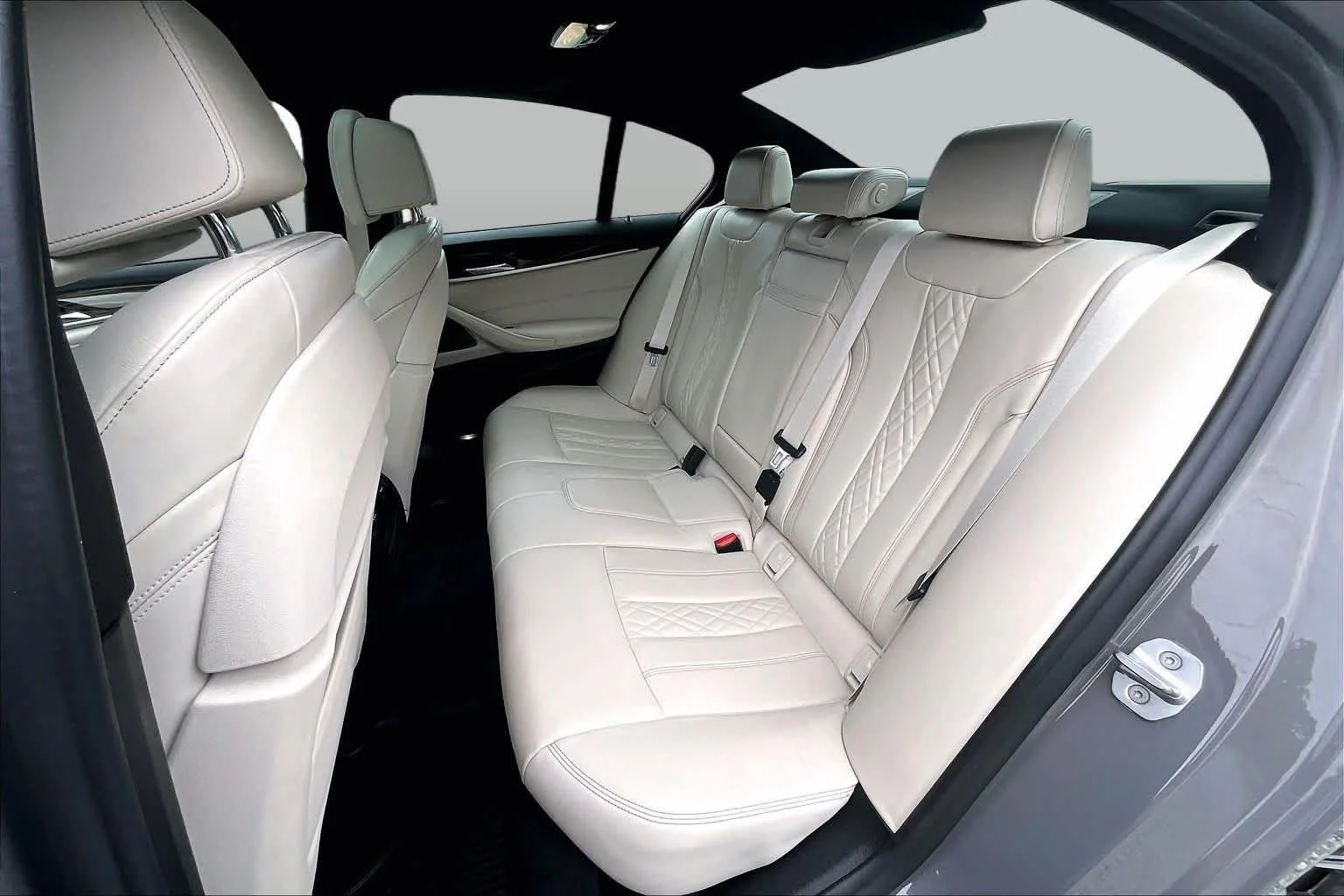 Used 2021 Bernina Grey Amber Effect Metallic BMW 540i xDrive image 21