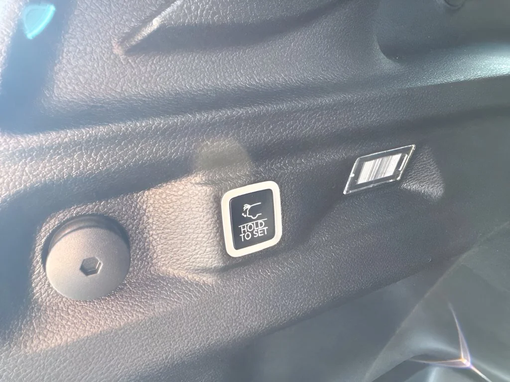 Used 2025 Red Jeep Limited image 31