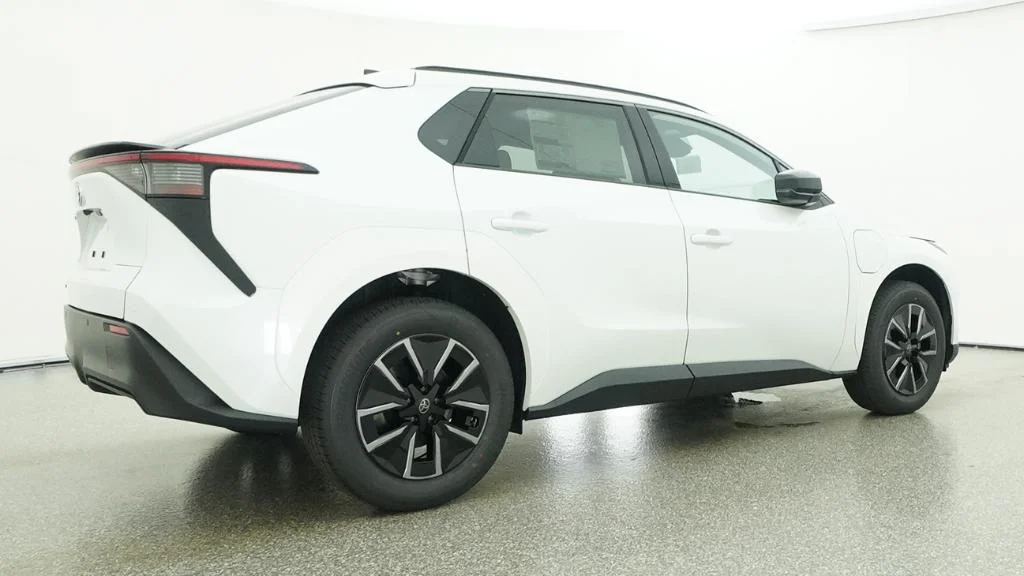 New 2026 Wind Chill Pearl Toyota XLE image 43