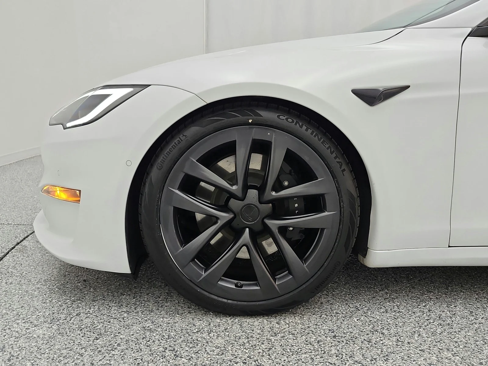 Used 2023 Pearl White Multi-Coat Tesla Plaid AWD image 17