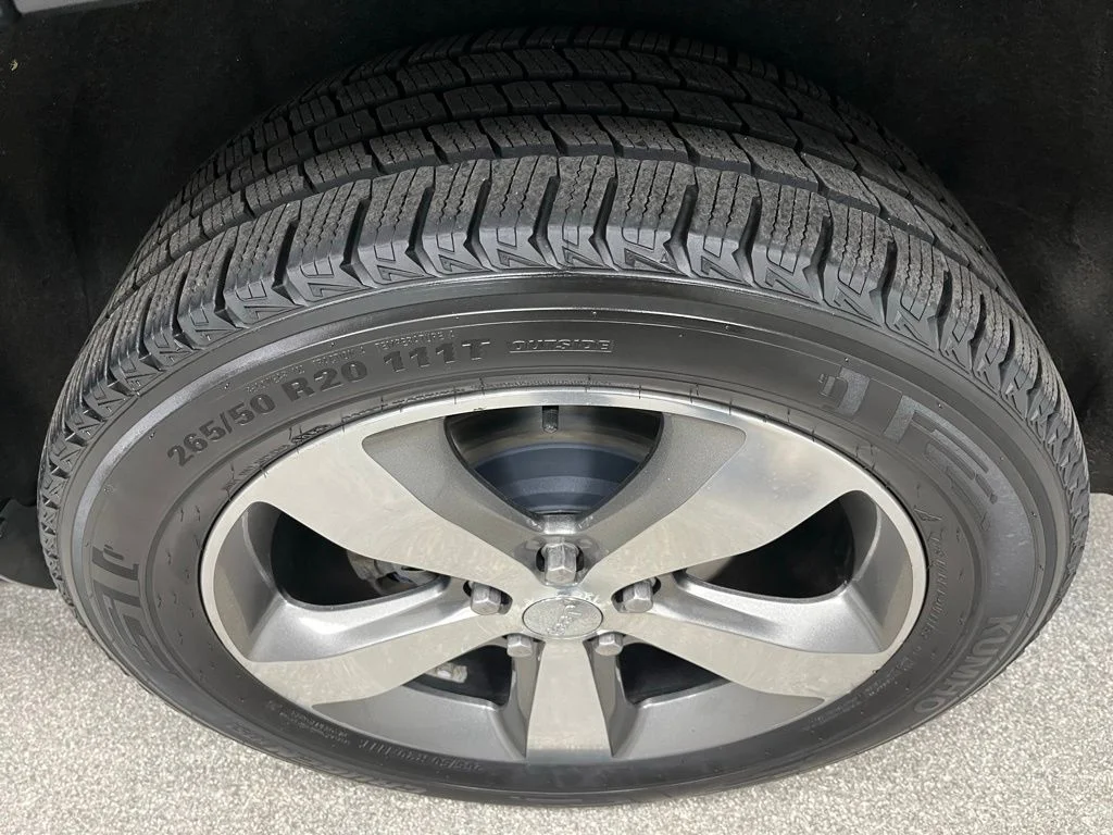 Used 2016 Gray Jeep Limited image 16