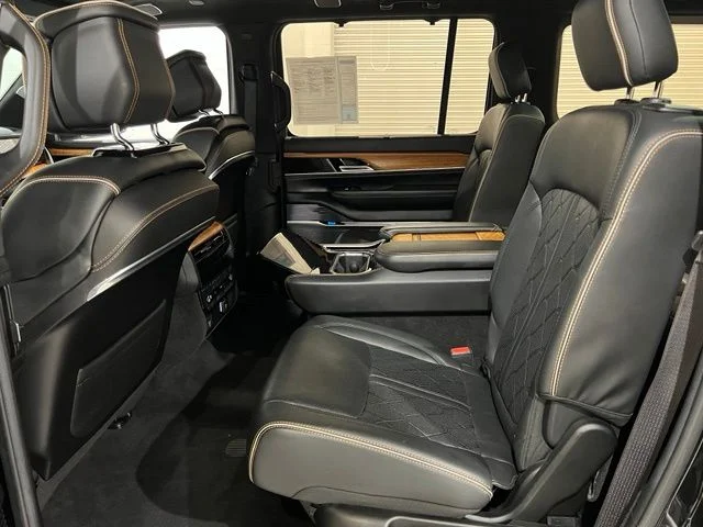 Used 2022 Black Jeep Series III image 23