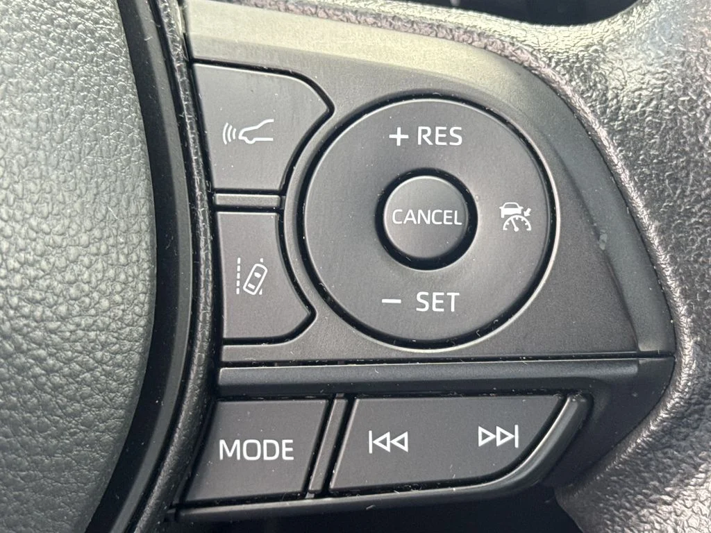 Used 2025 Silver Toyota XLE image 25