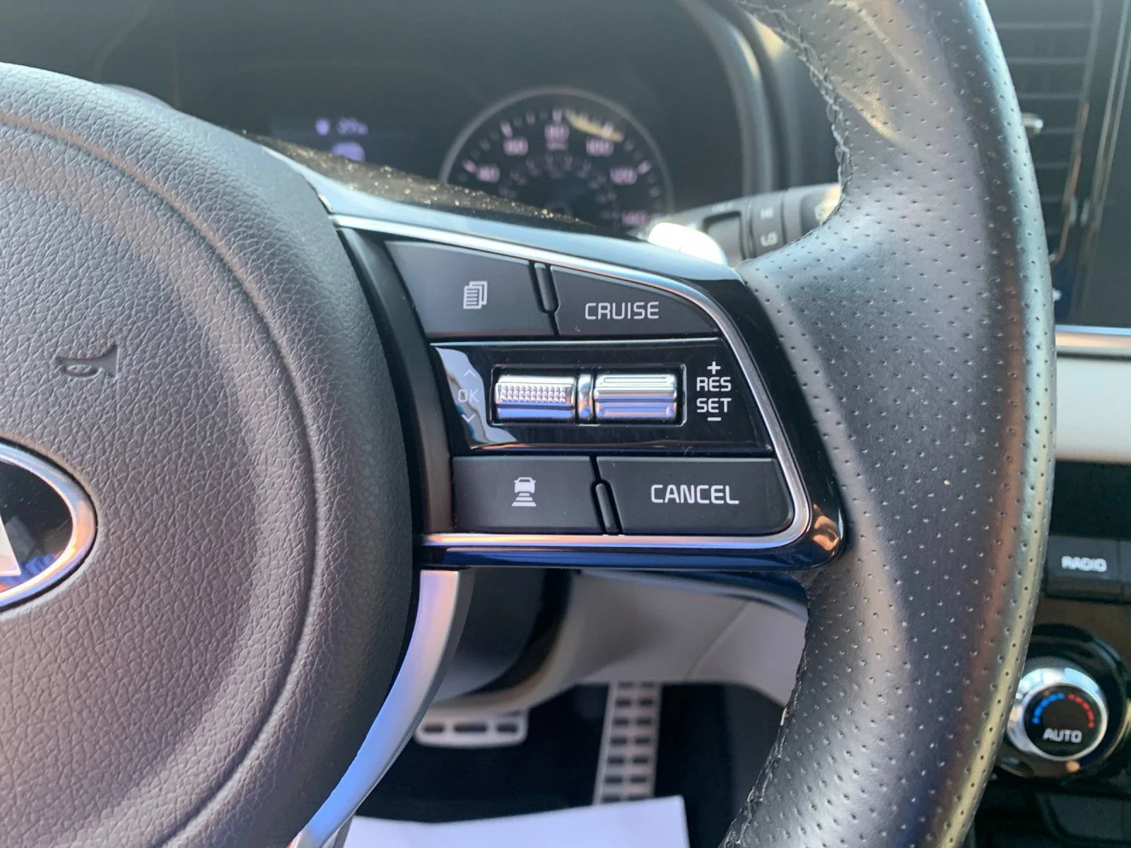 Used 2022 White Kia Nightfall Edition image 27